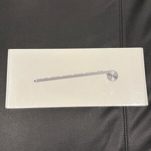 Apple Wireless Keyboard - MC184LL/B (SEALED)